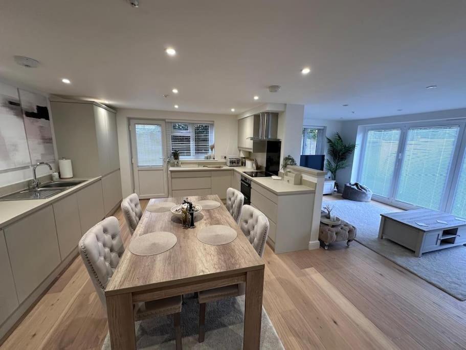 Appartamento 2Bed Ground Floor Flat + Garden Sunningwell Esterno foto