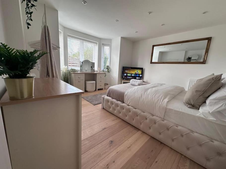 Appartamento 2Bed Ground Floor Flat + Garden Sunningwell Esterno foto