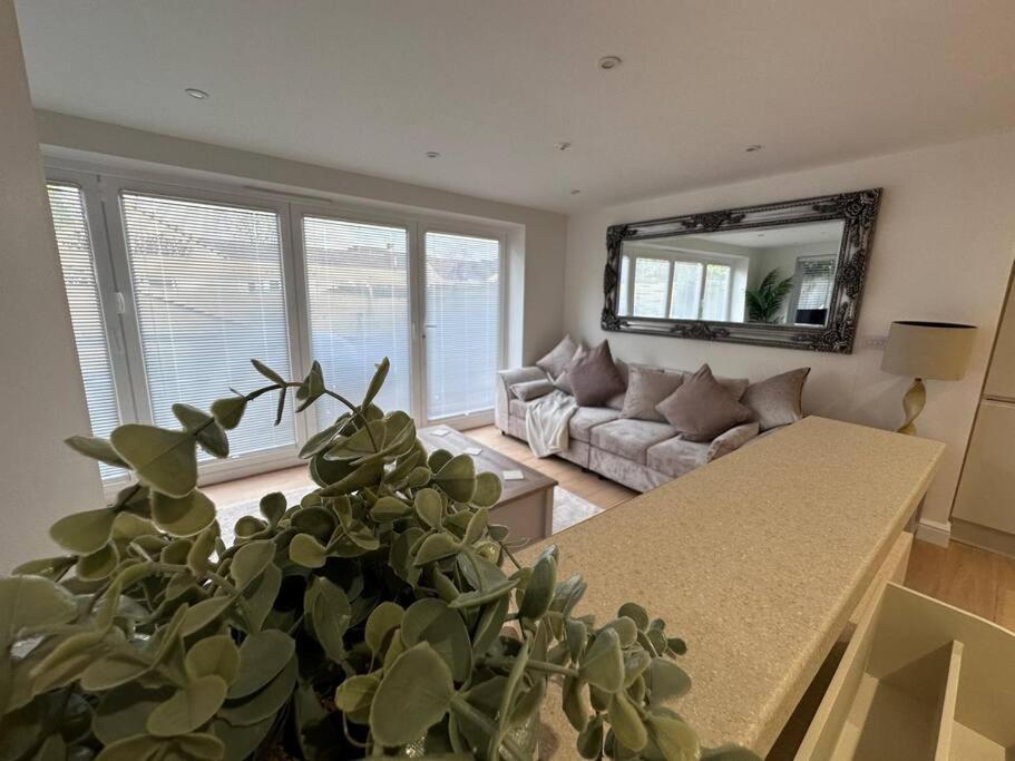 Appartamento 2Bed Ground Floor Flat + Garden Sunningwell Esterno foto