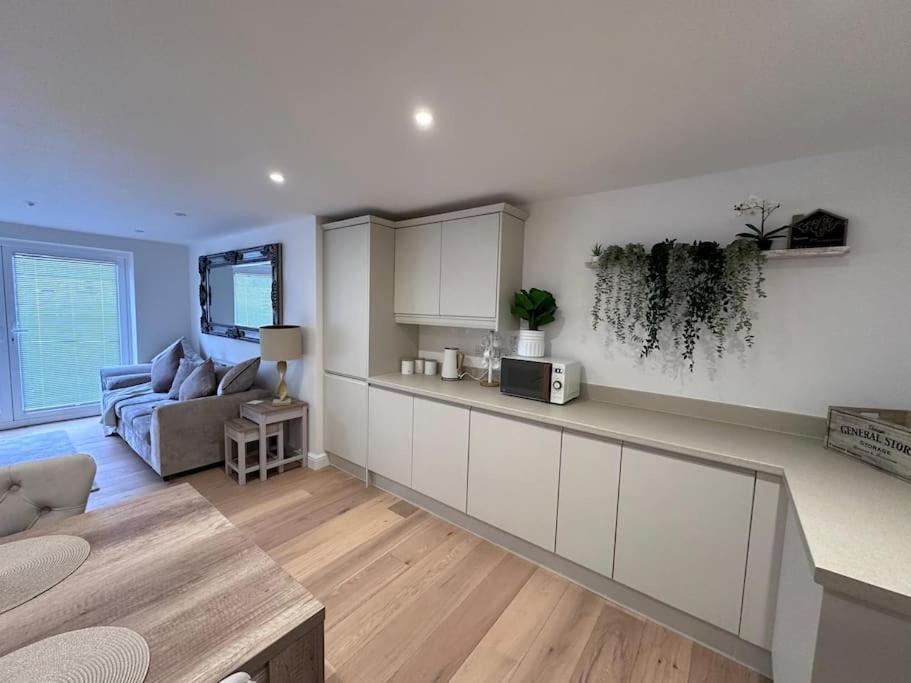 Appartamento 2Bed Ground Floor Flat + Garden Sunningwell Esterno foto